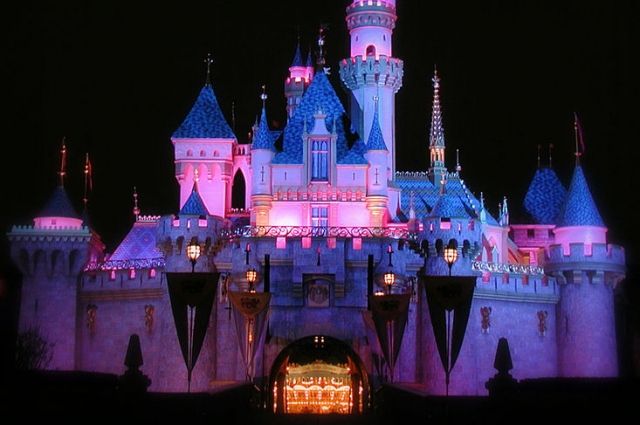 Disneyland      2 