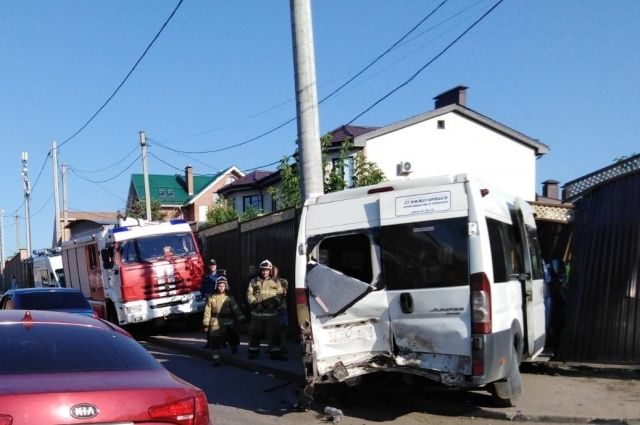 В Самаре в ДТП с участием маршрутки пострадали 11 человек
