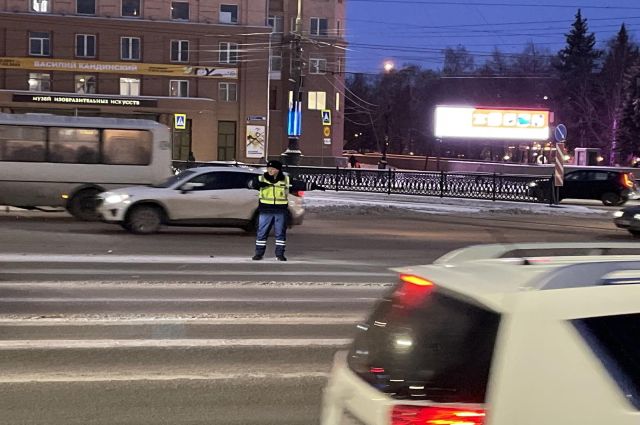 В Новосибирске водитель сбил 78-летнюю женщину и скрылся