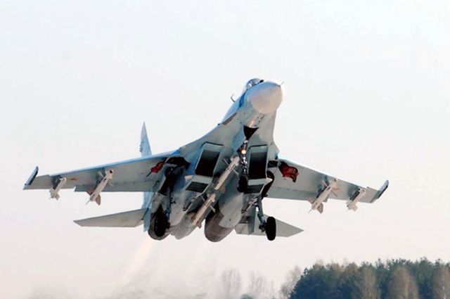 Над Новосибирском пролетели истребители МиГ-31
