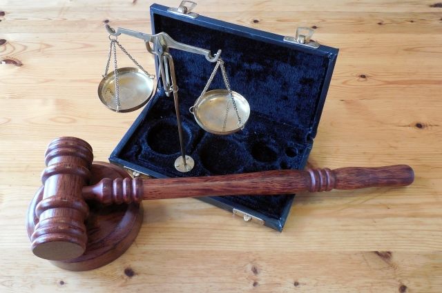 В Адыгее судебного пристава обвиняют в превышении должностных полномочий