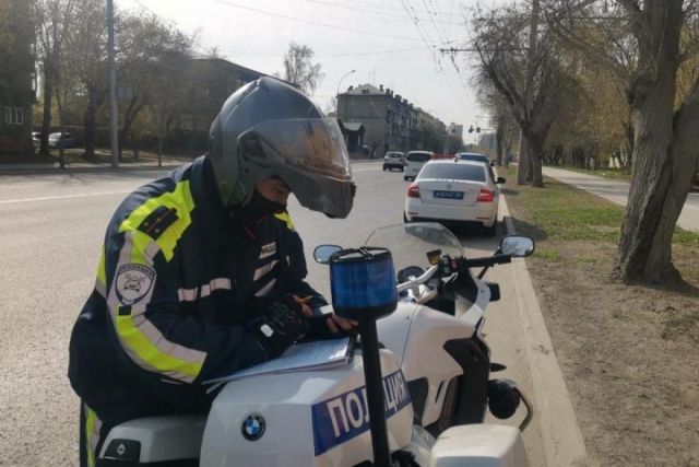 В Новосибирске сотрудники ГИБДД пересели на мотоциклы