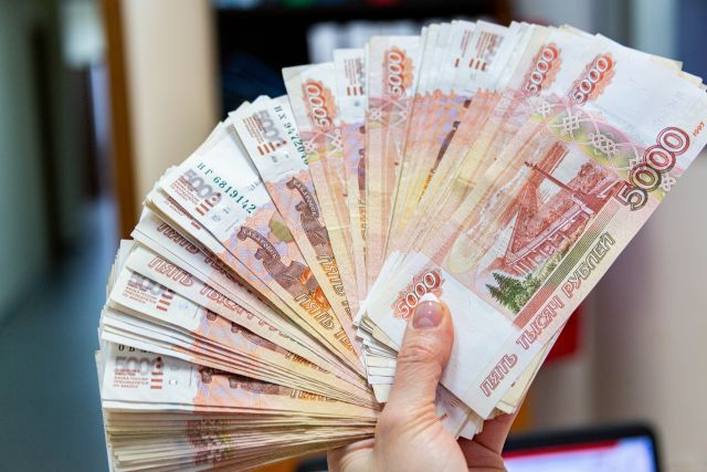 В Новосибирске главврач центра крови заработала 10,5 млн рублей в 2021 году