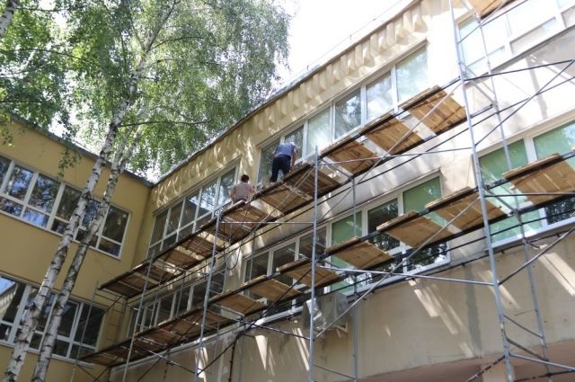 В Краснодаре 38 школ и 30 детсадов отремонтируют летом
