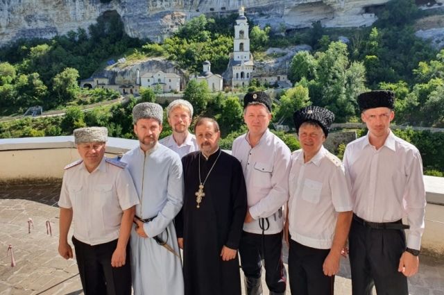 Казаки Новороссийска совершили паломничество в монастырь в Бахчисарае