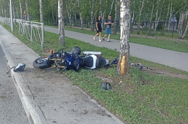Мотоциклист пострадал в столкновении с автомобилем Peugeot в Новосибирске