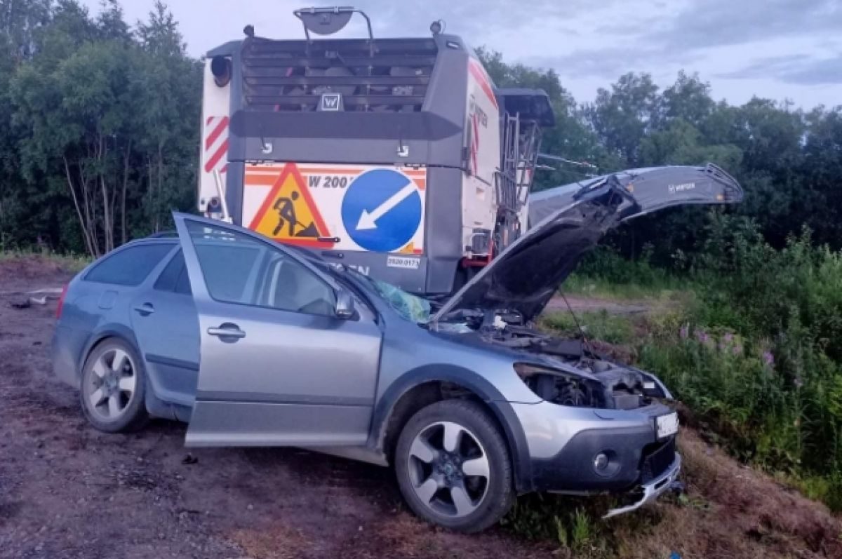 В Архангельской области водитель погиб после столкновения с фрезой