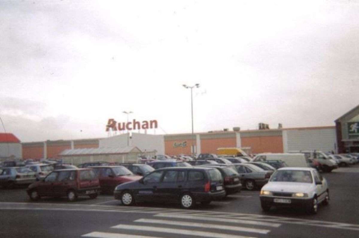 Auchan  Metro      - 