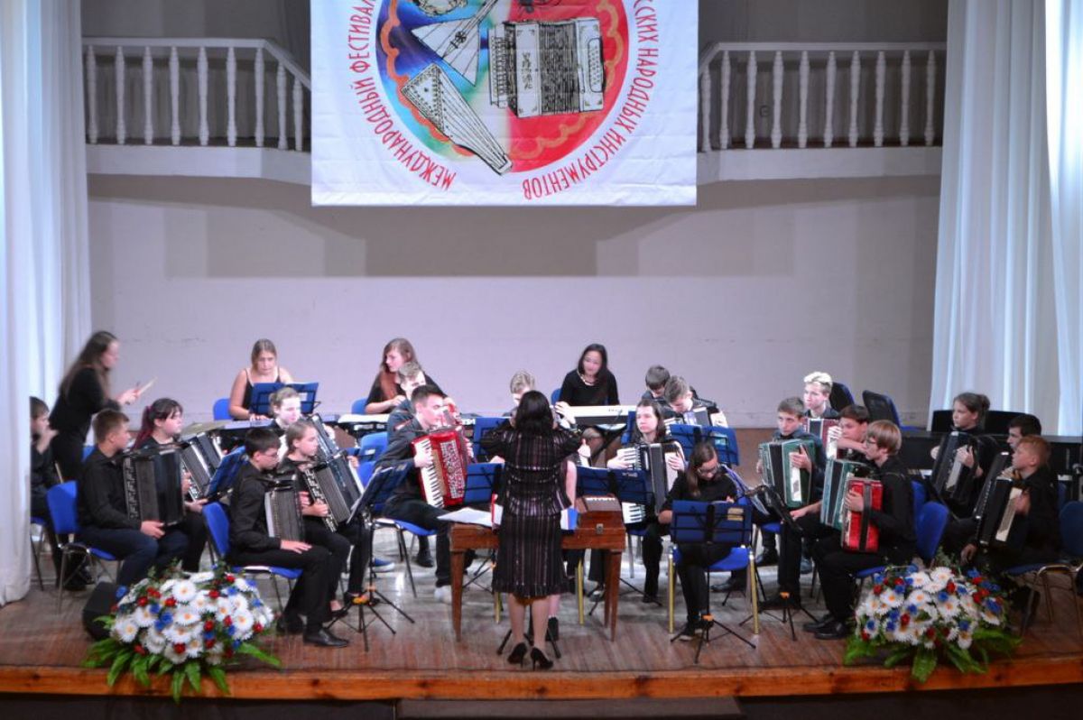 В Анапе состоится международный конкурс-фестиваль «Поющие струны России»
