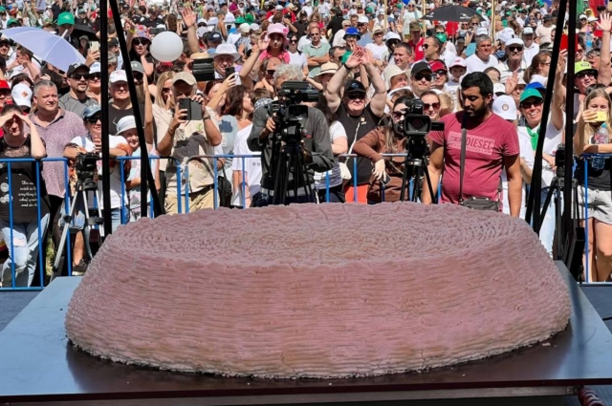 В Адыгее изготовили рекордный круг сыра весом 142 кг