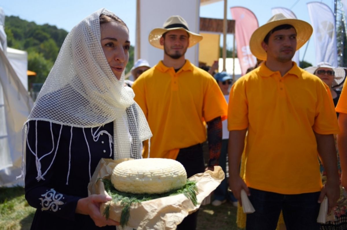 В Адыгее с начала года произведено более 10 тонн адыгейского сыра