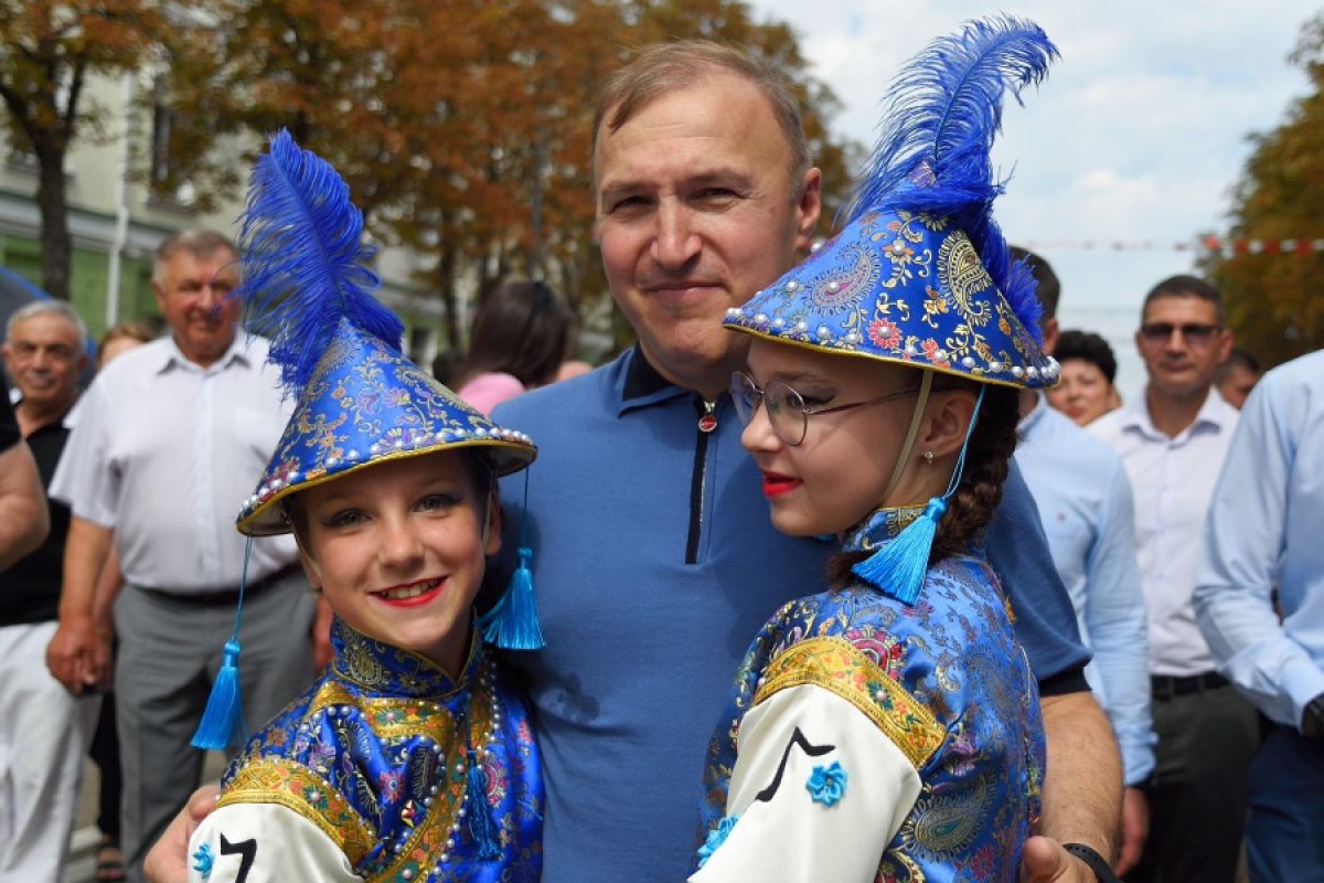 Мурат Кумпилов посетил праздничные мероприятия в честь Дня города Майкопа