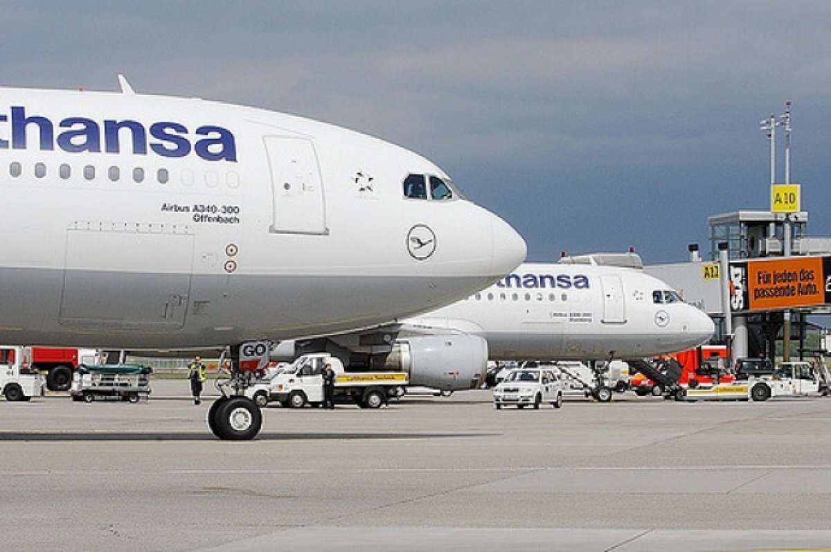 Novinite:   Lufthansa    