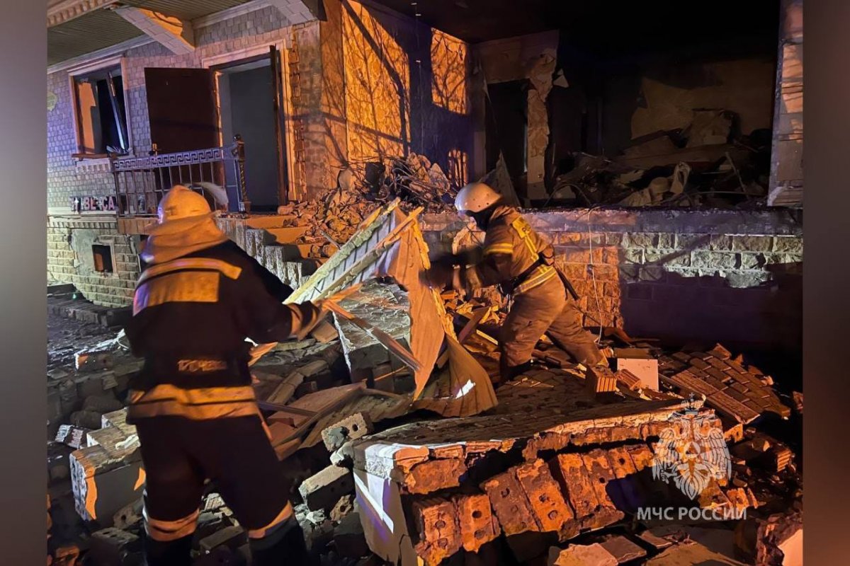 Газ взорвался в многоквартирном жилом доме в Хасавюрте