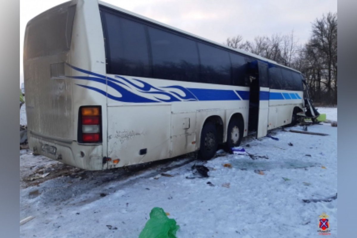 Ехавший в Дагестан автобус с пассажирами попал в ДТП под Волгоградом