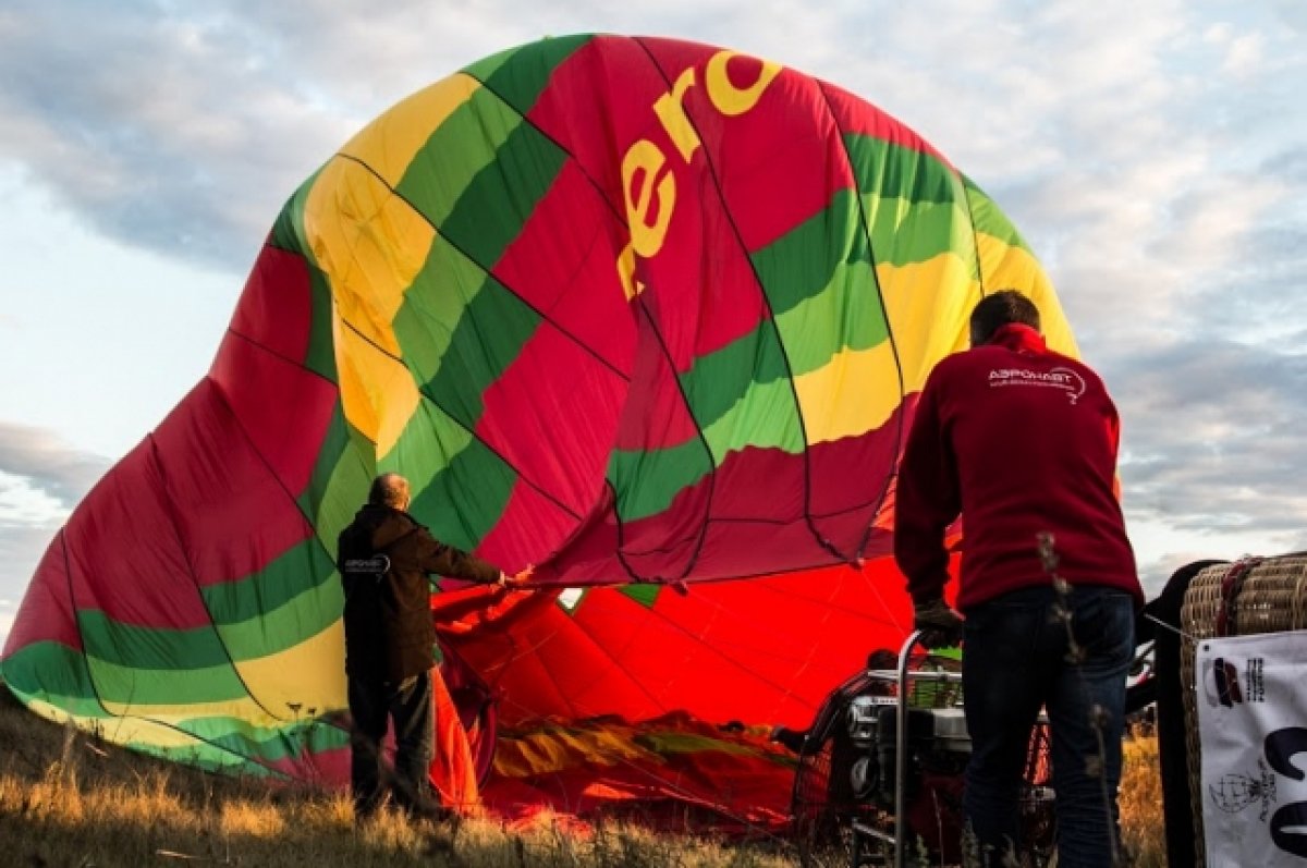 Сотрудники МЧС спасли людей, застрявших в горах Сочи на воздушном шаре