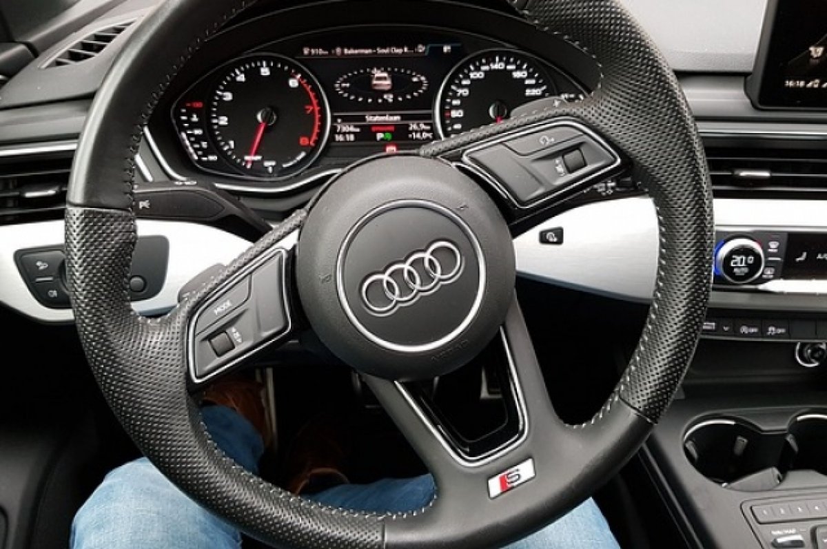          Audi A8  Audi A5