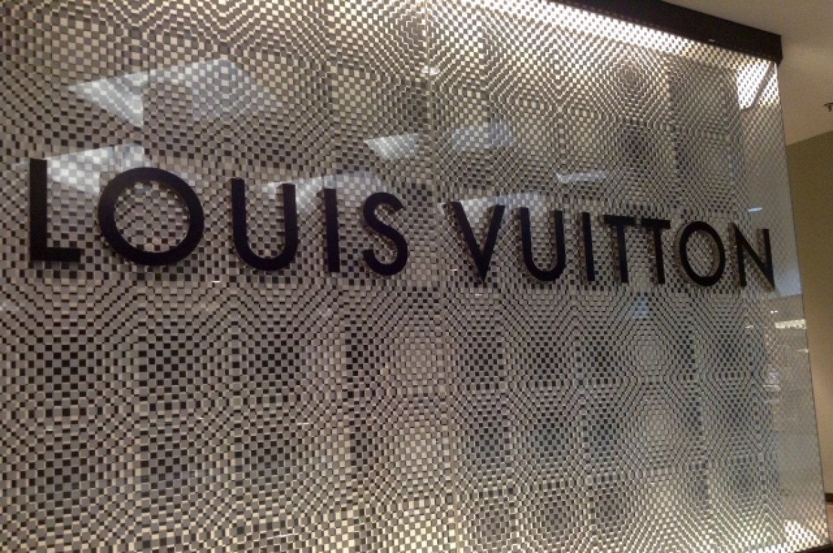   Louis Vuitton    