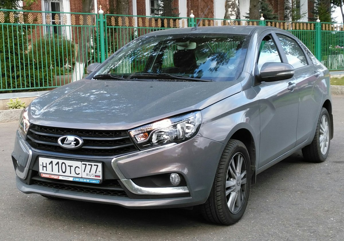 ǻ    Lada Vesta  