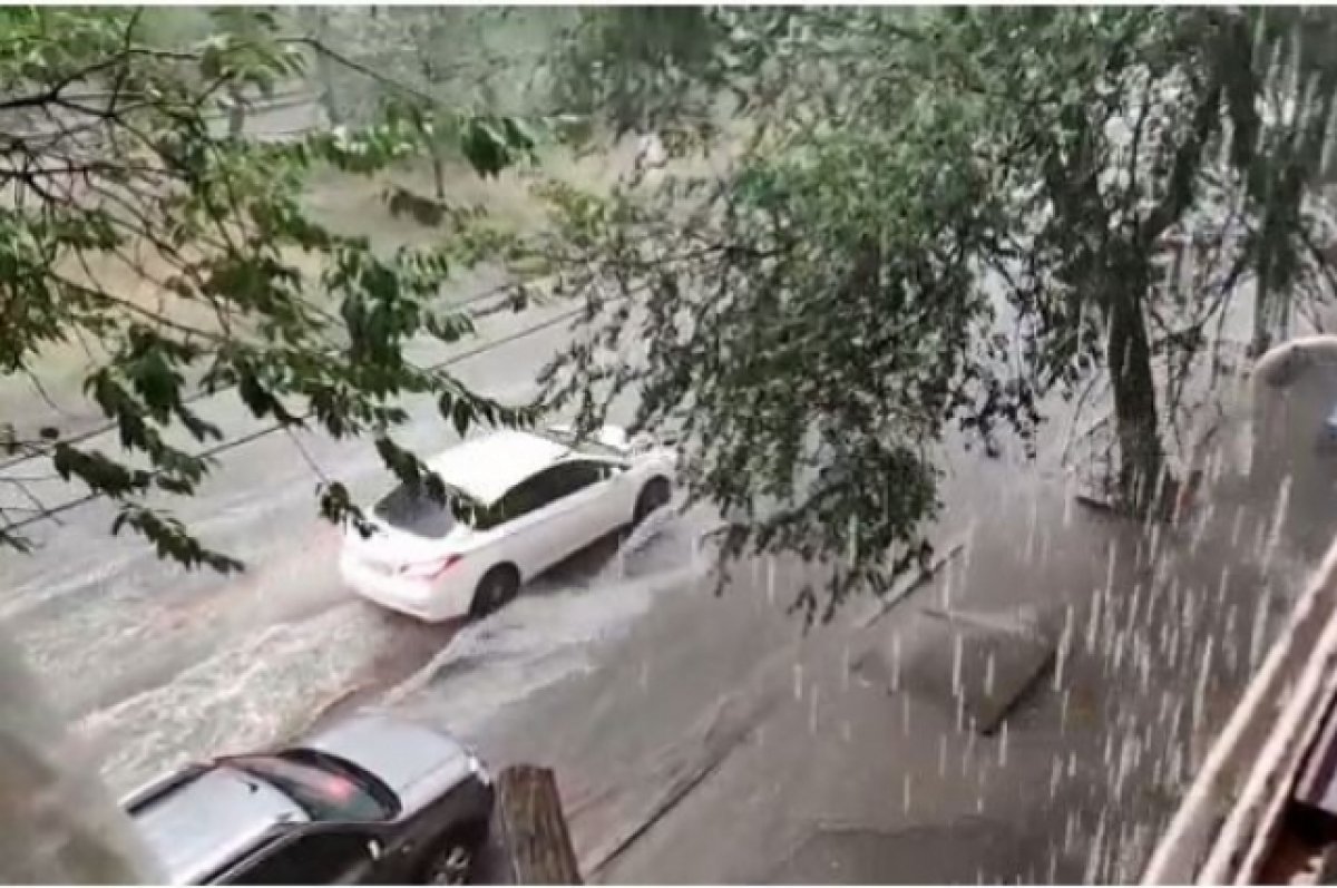 Жителей Сочи предупредили о надвигающихся дождях и грозах
