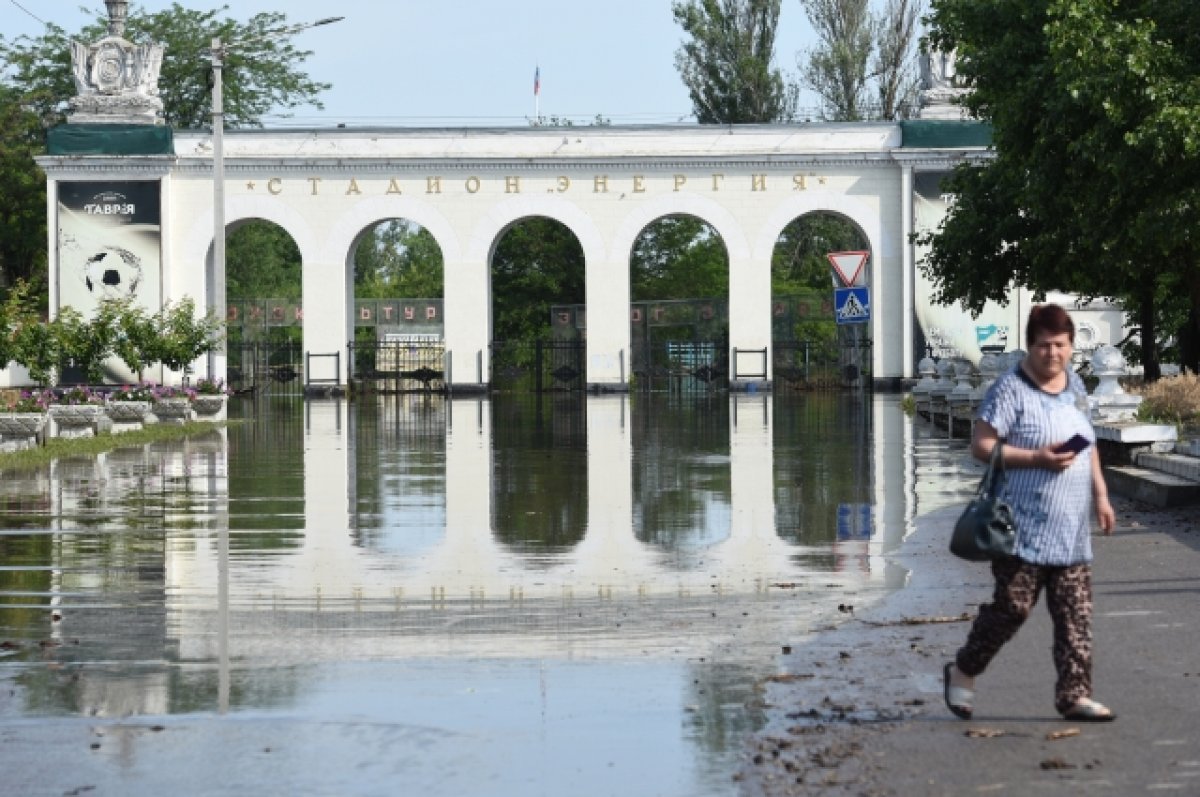Население Новой Каховки начало возвращаться в дома после затопления