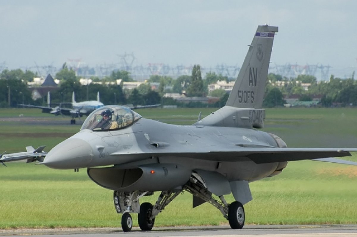 Bloomberg:       F-16