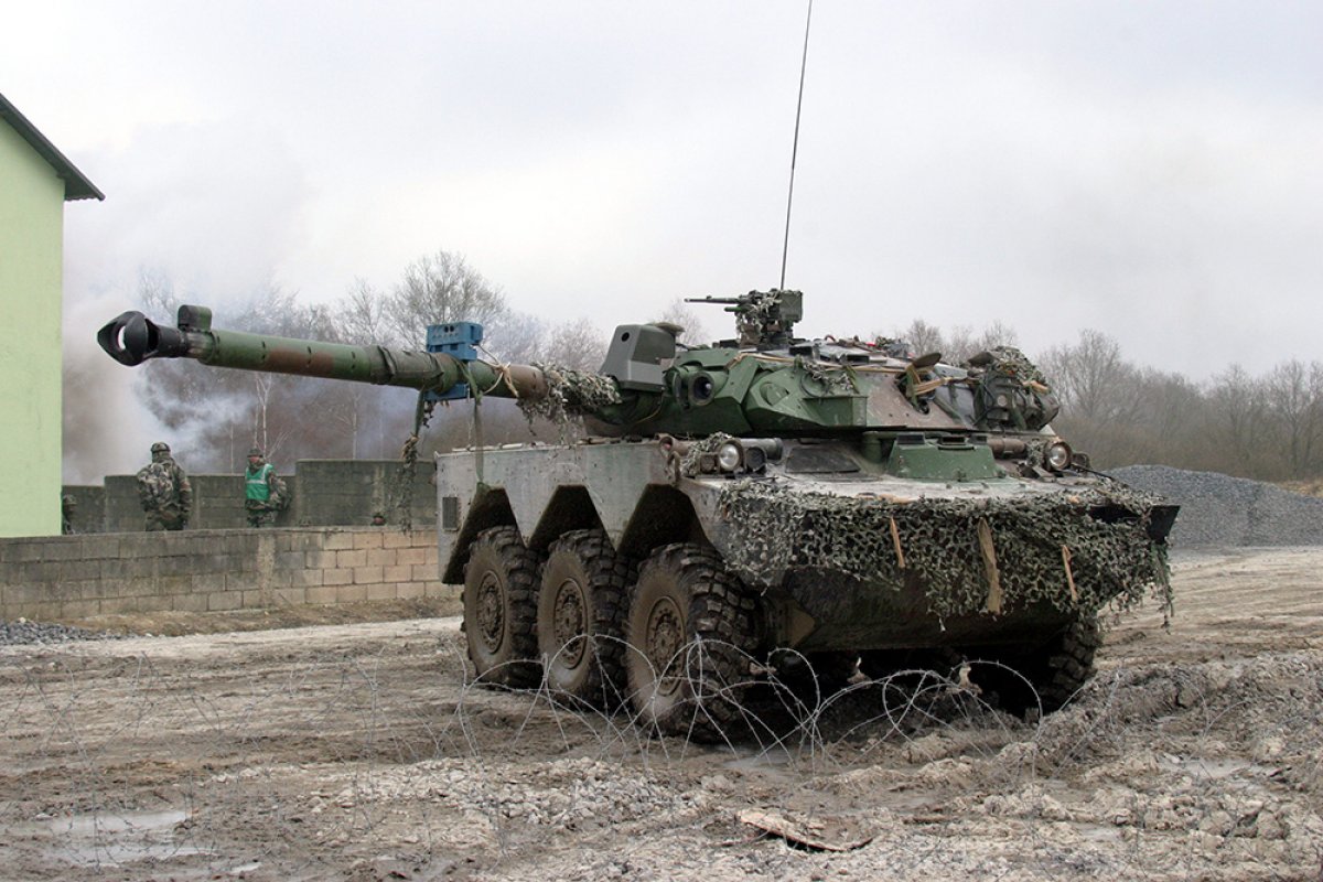 AFP:      AMX-10 RC
