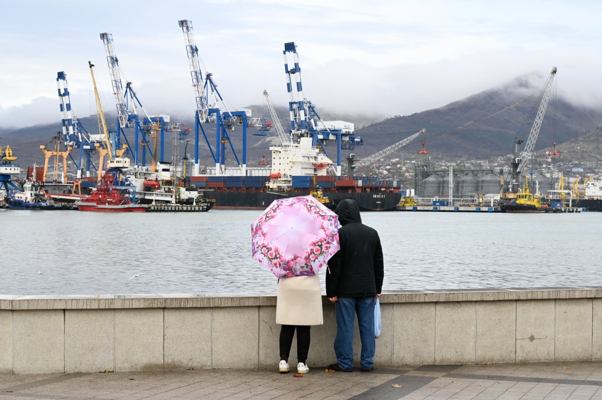 После разлива нефти в акватории порта Новороссийска арестовали сухогруз
