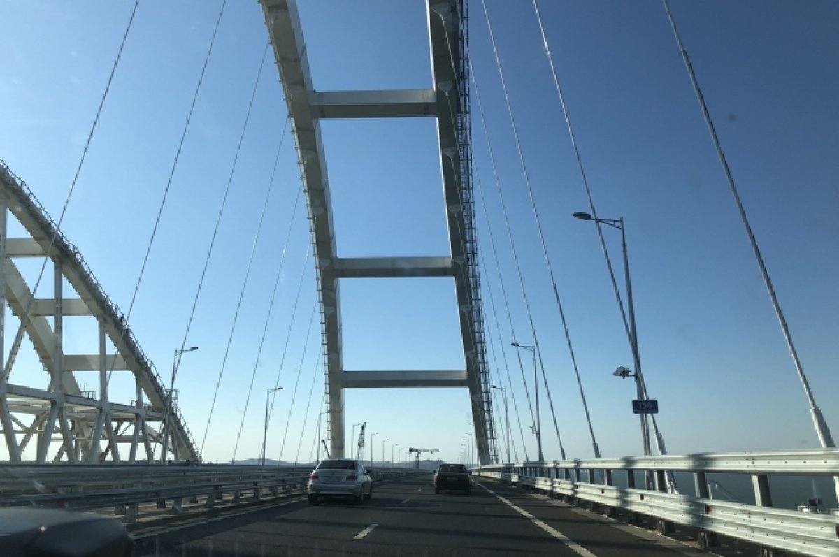 Движение по Крымскому мосту перекрыли на более чем семь часов