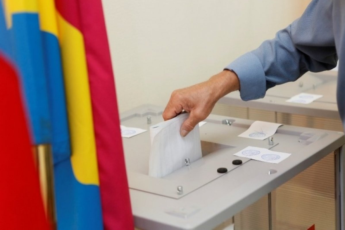 В Новороссийске молодожены отдали голоса за кандидатов в президенты РФ