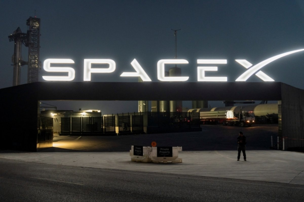 SpaceX      -   