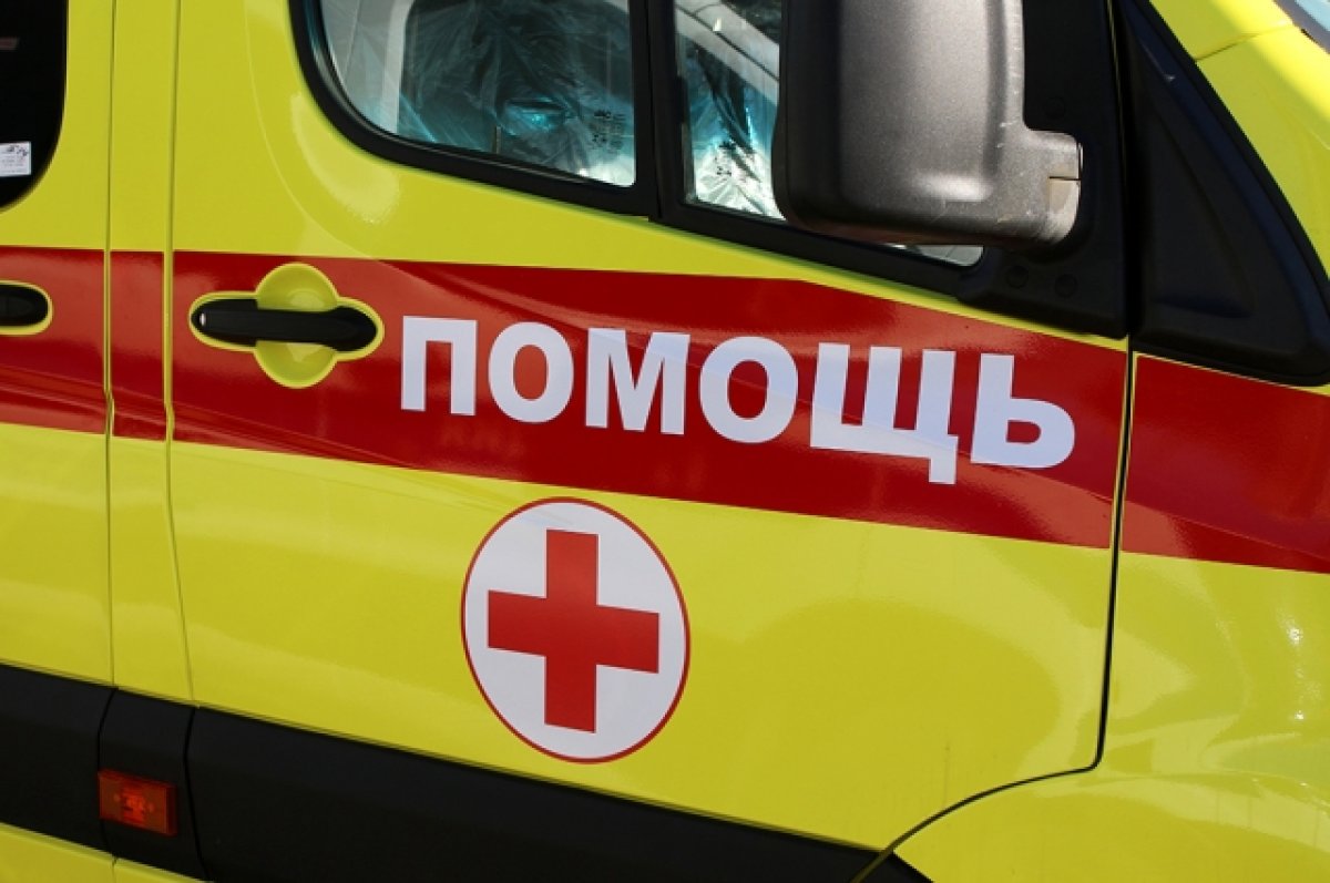 Беспилотник ВСУ атаковал скорую с тяжелобольным больным ребенком в Каховке