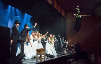 Руководство ростовского музтеатра просит воздержаться зрителей постановок от цветов и подарков для артистов. 