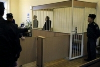 Бывший заместитель министра здравоохранения области Василий Кравченко, объявленный во вторник в федеральный розыск вместе с экс-сотрудницей ведомства Мариной Липовской, скрылся из суда до прихода конвоя.