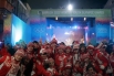Команда сборной России на церемонии закрытия Первых зимних юношеских Олимпийских игр на площади в центре Инсбрука.