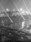 Вид на Большой Каменный мост и Кремль во время праздничного салюта в Международный День солидарности трудящихся. 1963 год