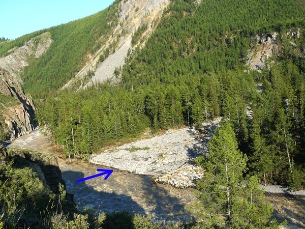 Вытекшее озеро не нанесло ущерба населенным пунктам, поскольку находится высоко в горах на высоте в несколько тысяч метров.