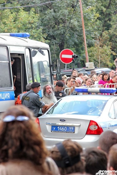 Задержание активистов, выступивших в поддержку Pussy Riot