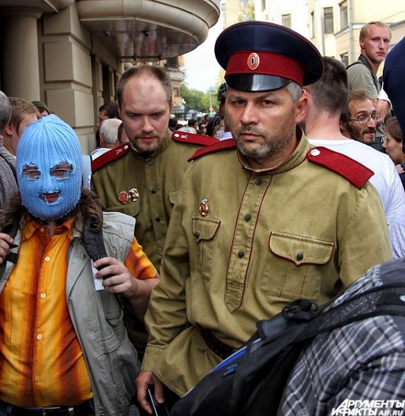 Задержание активистов, выступивших в поддержку Pussy Riot