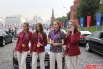 Российские гимнастки с радостью позировали у новых автомобилей