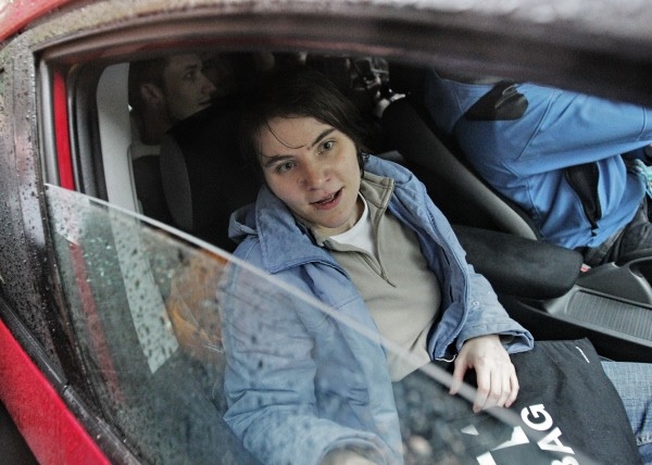Участница панк-группы Pussy Riot Екатерина Самуцевич у здания Мосгорсуда