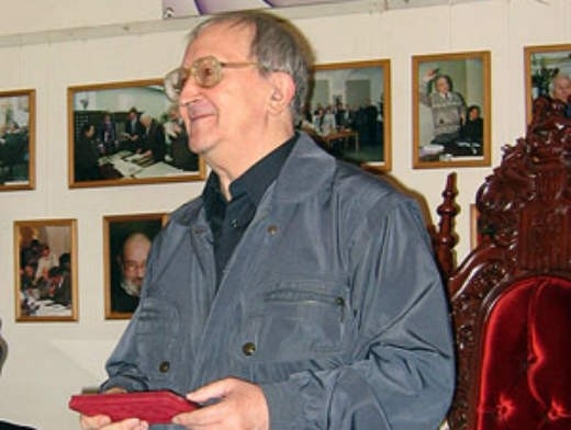 После смерти Аркадия в 1991 году Борис, по его собственным словам, «продолжил пилить толстое бревно литературы двуручной пилой, но без напарника».