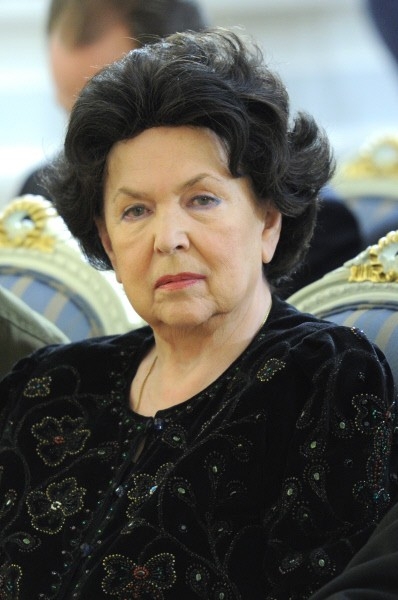 Галина Вишневская
(1926-2012)
певица
Оперная певица, чей голос серебром наполнял не только сцену Большого театра, но и крупнейшие театры мира. Вечная спутница дирижера Мстислава Ростроповича, она со своим мужем вдвоем была лишена советского гражданства