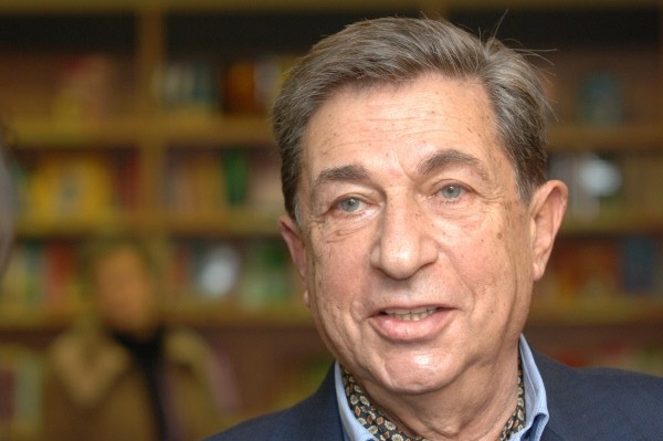 <b>Игорь Кваша</b><br>(1933-2012)
<br>актер<br>
Кто не видел Квашу в роли Бургомистра в фильме “Тот самый Мюнхгаузен” и оскорбленного офицера в “Соломенной шляпке”? Печальные глаза актера стали символом очень жизненной, а зачастую трагичной передачи “Жд
