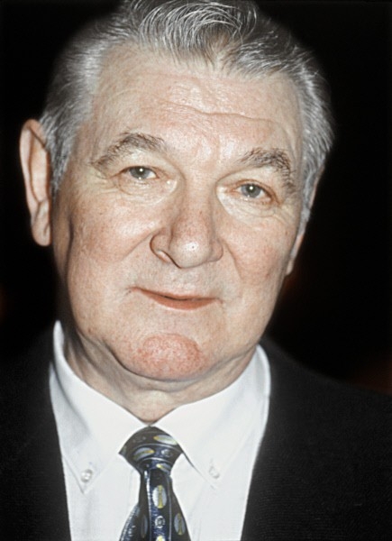 <p><b>Александр Белявский</b><br>(1932-2012)<br>актер<br>Актер Александр Белявский, знаменитый Фокс из “Места встречи изменить
нельзя”, знаком нам по десятку фильмов советского времени: «Ирония судьбы, или с легким паром!», “Четыре танкиста и собака”, “