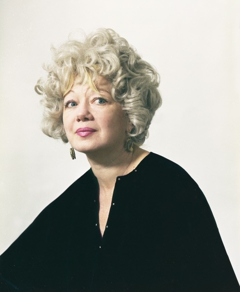 <br><b>Людмила Шагалова</b><br>(1923-2012)<br>Актриса<br>Людмила Шагалова работала в кино с 14 лет, а ее Валя Борц из фильма «Молодая
гвардия» прогремела по Союзу. За игру в популярной по сей день картине “Женитьба
Бальзаминова” в 1965 году стала лучш