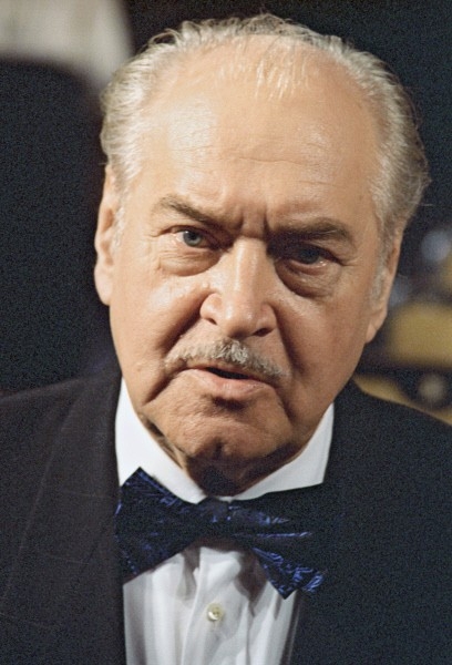 <b>Владлен Давыдов</b><br>(1924-2012)<br>Актер<br>Владлен Давыдов – один из любимейших актеров СССР, актер МХТ, сыгравший в
фильмах "Кубанские казаки", "Человек-амфибия" и др.