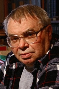<br><b>Станислав Рассадин</b><br>(1935-2012)<br>литературный критик, писатель<br>Именно острому перу Станислава Рассадина принадлежит понятие “шестидесятник”,
ставшее историческим термином. В 70-х гг. совместно с Б.Сарновым был автором
популярных детс