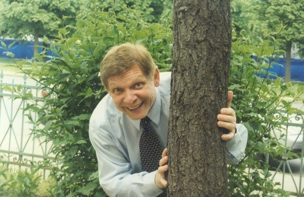 <p><b>Эдуард Хиль</b><br>(1933-2012)<br>певец<br>«От его голоса волнуется душа», - так говорили о Хиле в советское время. “Как
хорошо быть генералом”, “С чего начинается родина”, “Снятся людям иногда голубые
города”, “Это было недавно, это было давно”