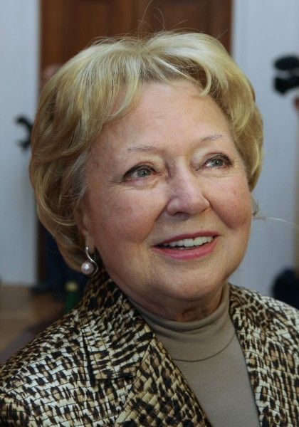 <p><b>Людмила Касаткина</b><br>(1925-2012)<br>актриса<br>Знаменитой “укротительницы тигров”, хрупкой женщины с железным характером не
стало спустя 11 дней после кончины супруга, режиссера Сергея Колосова. Голос
Касаткиной мы слышали в знаменитом совет